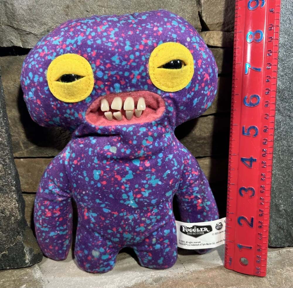 Squidge the Fuggler 2023 Spin Master Purple with speckles Laboratory Misfits